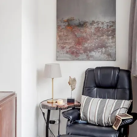 Apartment Plum Guide - Cog And Wheel *